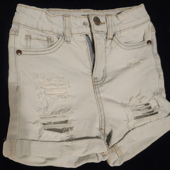 Kids clothes! Girls sz 6 skirt outfit, sz 6/6x distressed denim shorts - Picture 2 of 7